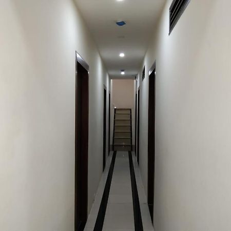 Sadguru Lodge Mumbai Ngoại thất bức ảnh