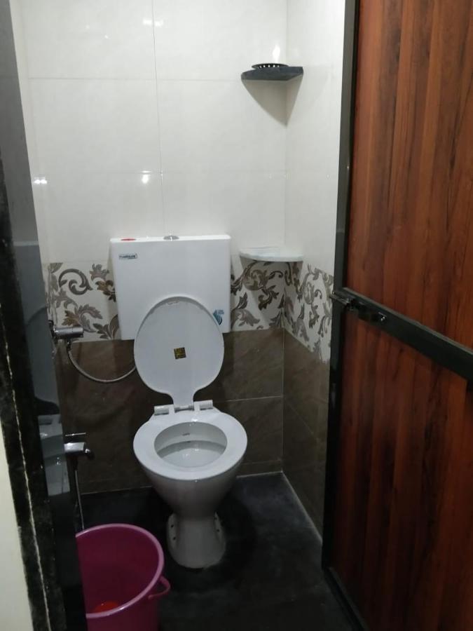 Sadguru Lodge Mumbai Ngoại thất bức ảnh