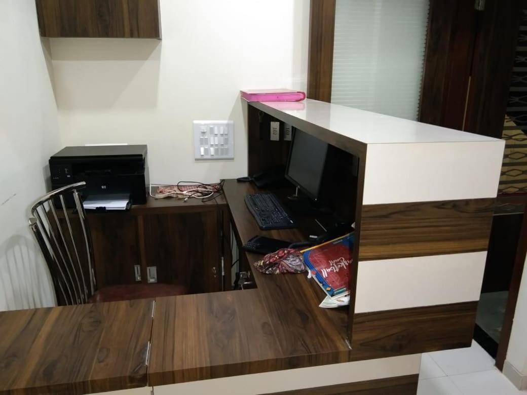 Sadguru Lodge Mumbai Ngoại thất bức ảnh