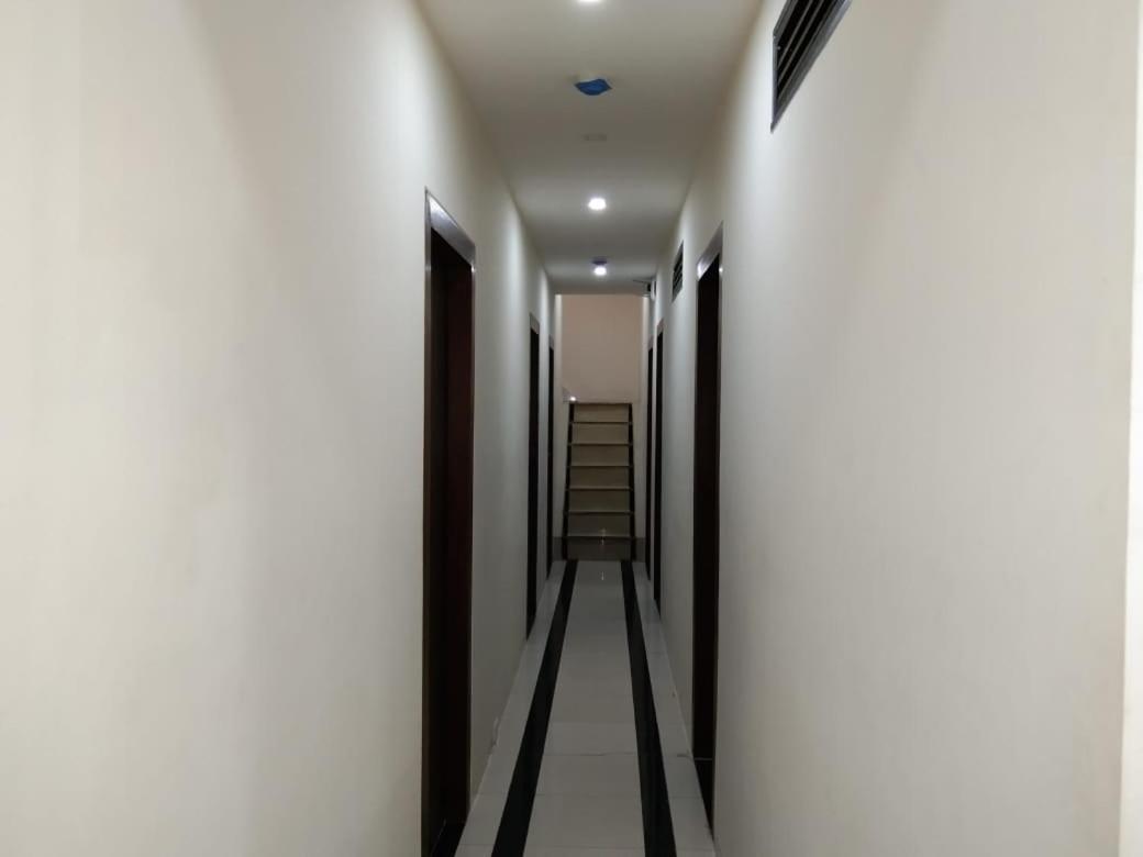 Sadguru Lodge Mumbai Ngoại thất bức ảnh